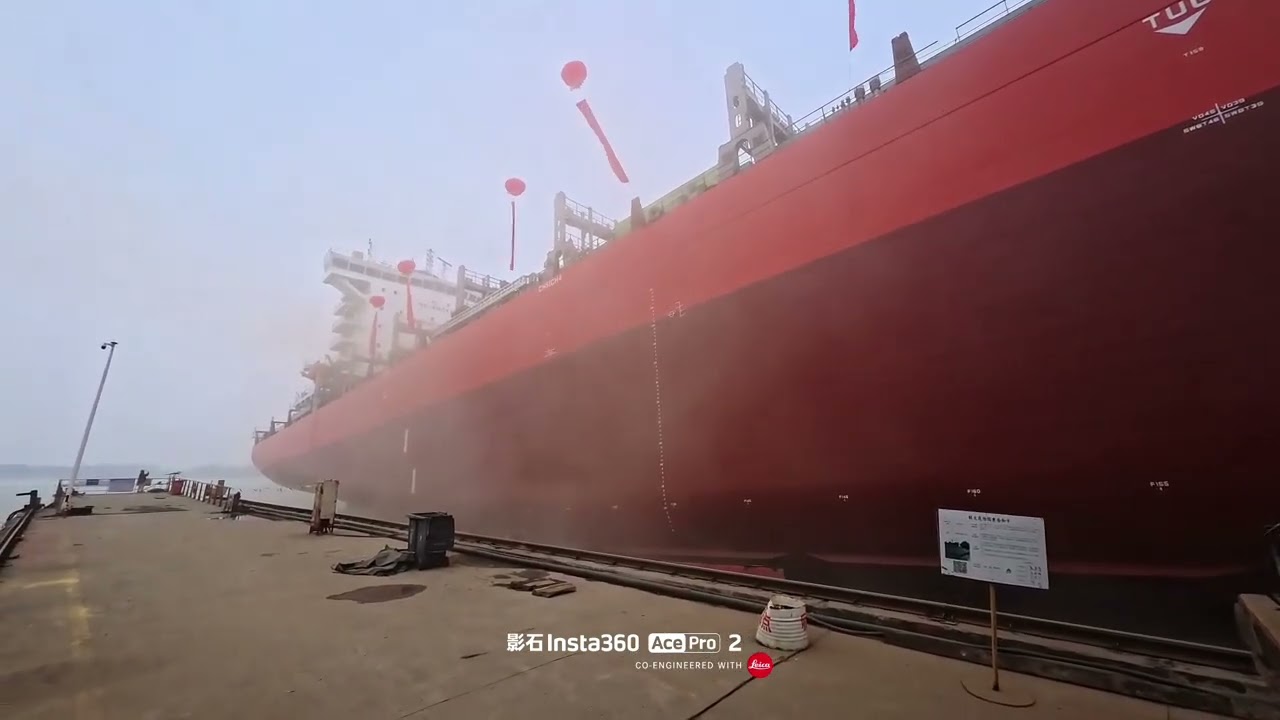 麻烦大了，不上不下，万吨重量，不是轻易推得动的。