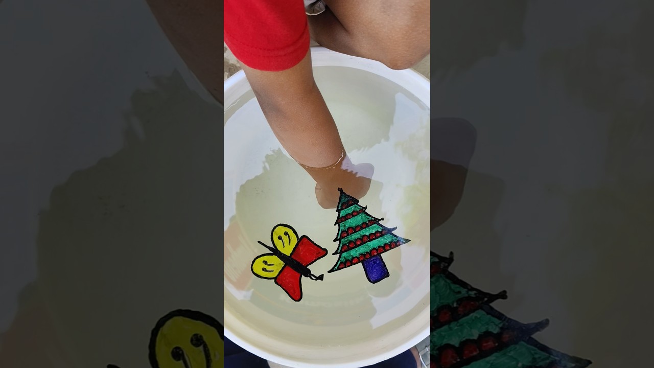wow 😳😲 Amazing 😍😍 Santa clause 💞 and creative cristmas 🌲🎄🎄🎄 tree drawing on hand 👏👏👌 #art #trending
