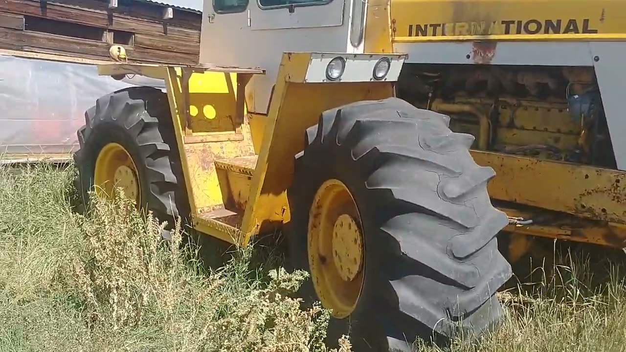 meet my 4156 international tractor