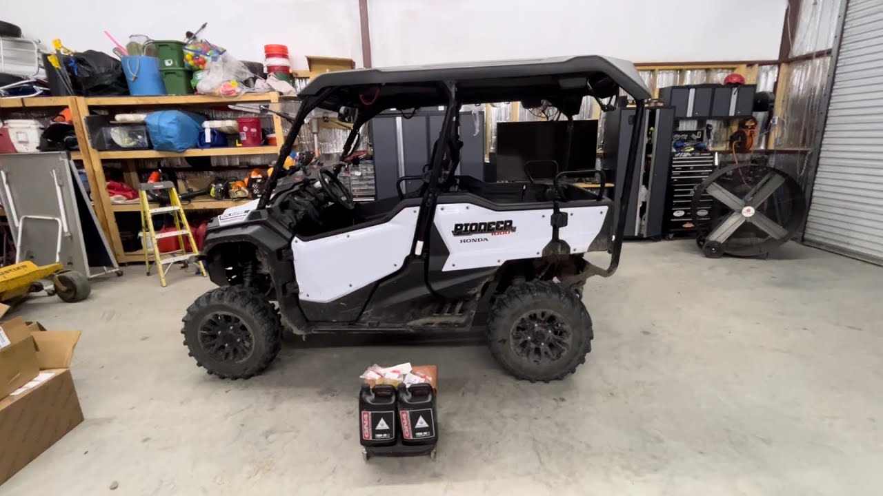 Замена масла Honda Pioneer 1000-5