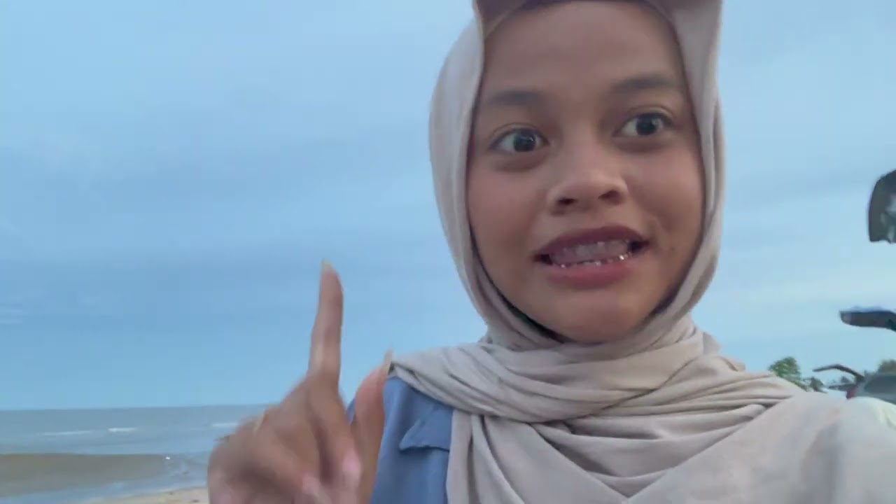 daily mini vlog Keysha Dianti Widyadana kelas XII-B Tugas Uprak Bahasa Inggris