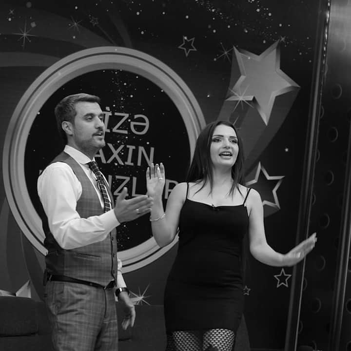 Nurlan Dumanoglu Yegane Nur Evlenirem Men Bize Yaxin Ulduzlar Dunya TV 0702767677 Нурлан Думаноглу