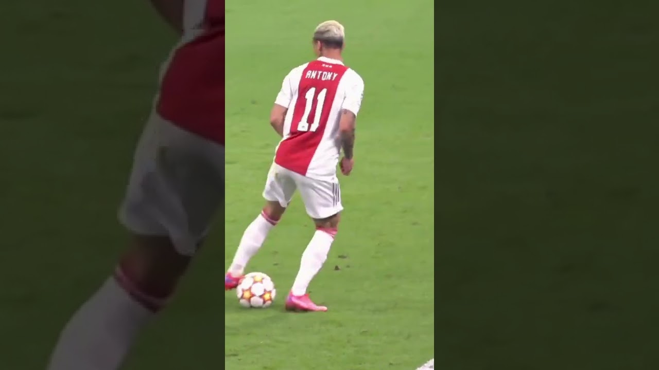 Antony with his signature skills #football #skills #ajax