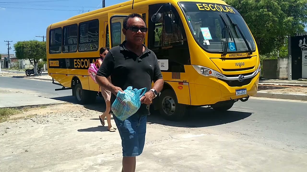 😉🚃 ESPERANDO BRANDON NO PONTO DO ÔNIBUS ESCOLAR 🎒🏫 SEXTA 12/12/2025 HS 11:40 