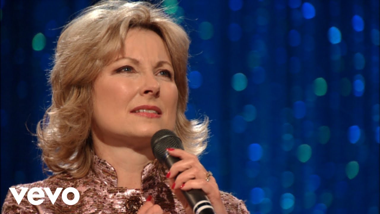 Gaither - Fairest Lord Jesus [Live] ft. Janet Paschal