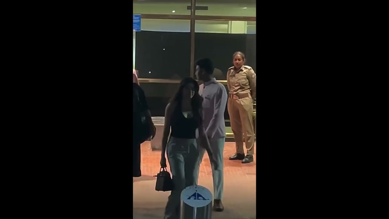 Janhvi Kapoor Arrives At Jamnagar Airport For Attending Akash And Isha Ambani Birthday At Jamnagar