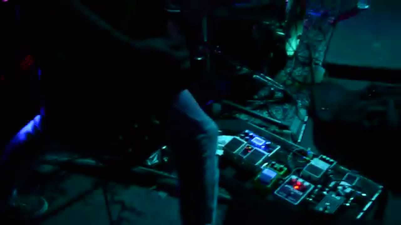 Desnudos En Coma Lanzamiento Oficial 