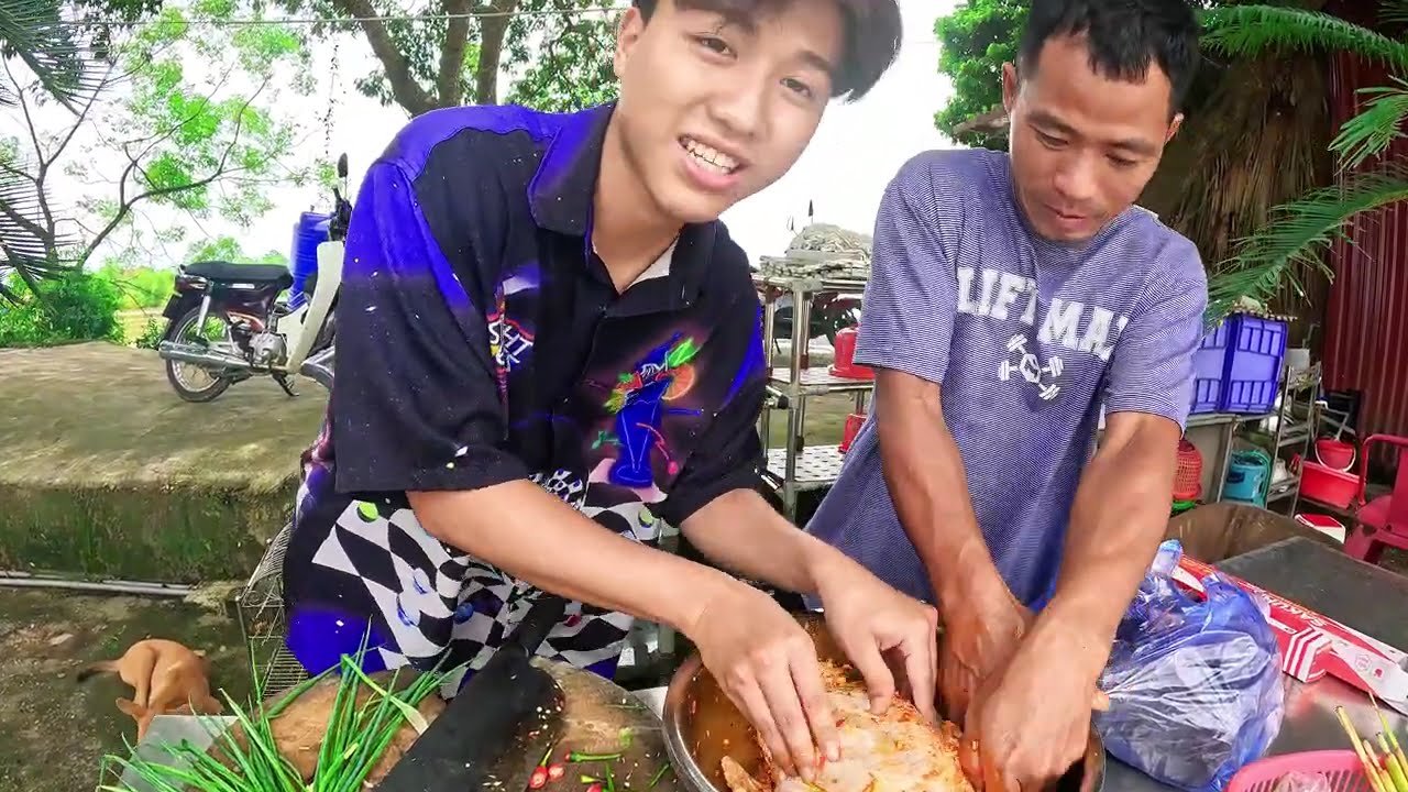 PHD | Bình Trại Gặp Tai Nạn, Thầy Côn Nấu Vịt Bọc Đất Siêu Cay Tiếp Sức