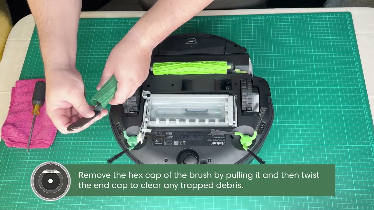 Roomba® Max 700 Series Combo | How to Clean the Multi Surface Brush