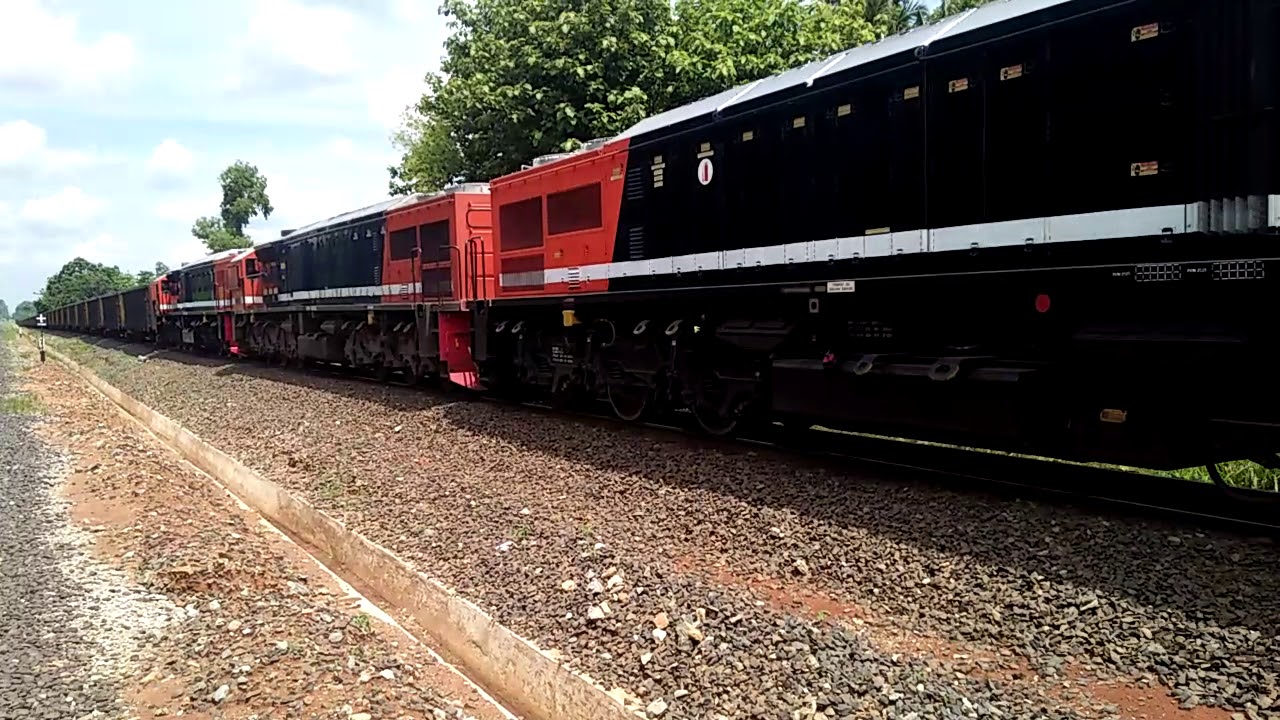 MOMENT EPIC!!! || TRIPLE TRAKSI LOKO CC 205