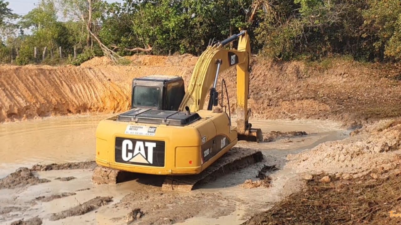 320D Excavator – Extraordinary Power to Dig Deep