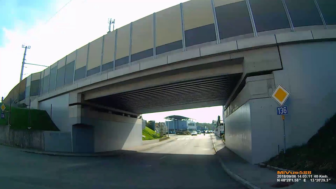 A: Schärding. Oberösterreich. Fahrt von Passau kommend über die Innbrücke nach D. September 2018