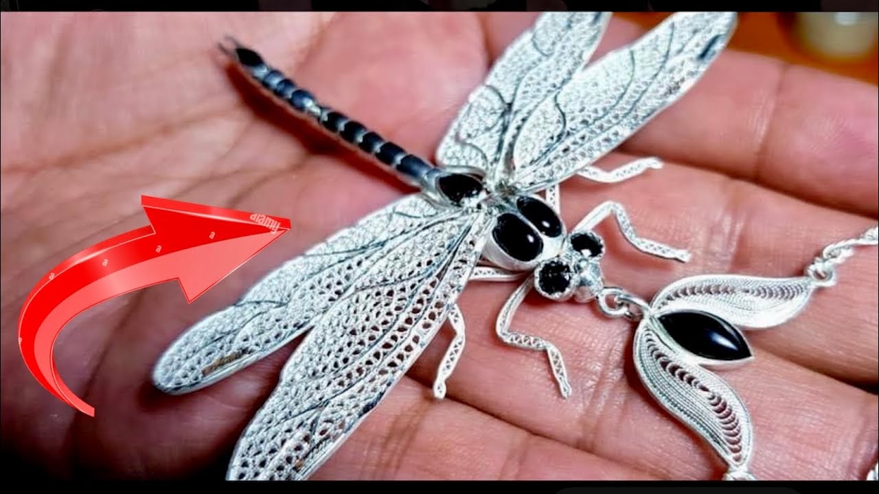 “Arte Alado: Creando Libélula Única en Plata”