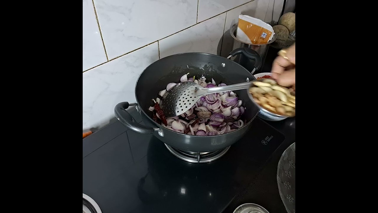 Kumari's Kitchen Mein Matar Tamato Chatni Ko Aise Banayen.