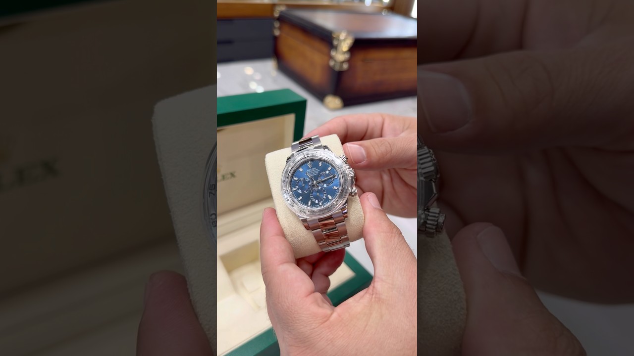 Unboxing #Rolex #Daytona in 18k White Gold with Bright Blue Dial and Oyster Bracelet #116509