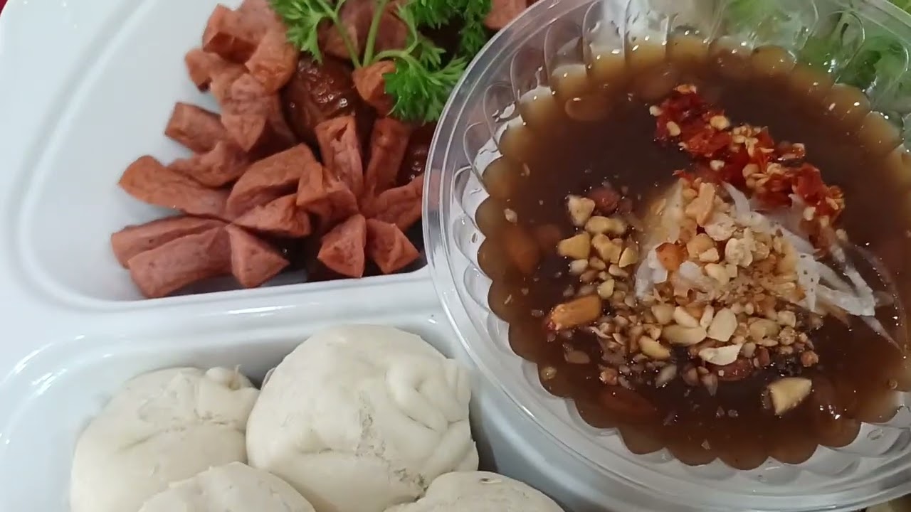 Đi Đám Giỗ  ở Tây Ninh nhiều món chay rất ngon và trang trí  đẹp mắt.