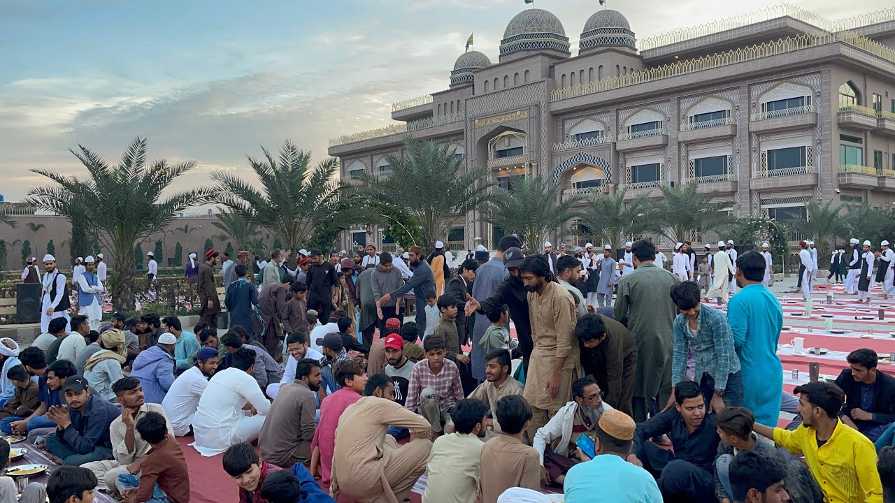 Ramzan Iftari 2024 In Markaz e Mustafa Gujranwala | 2000 logo ki iftari