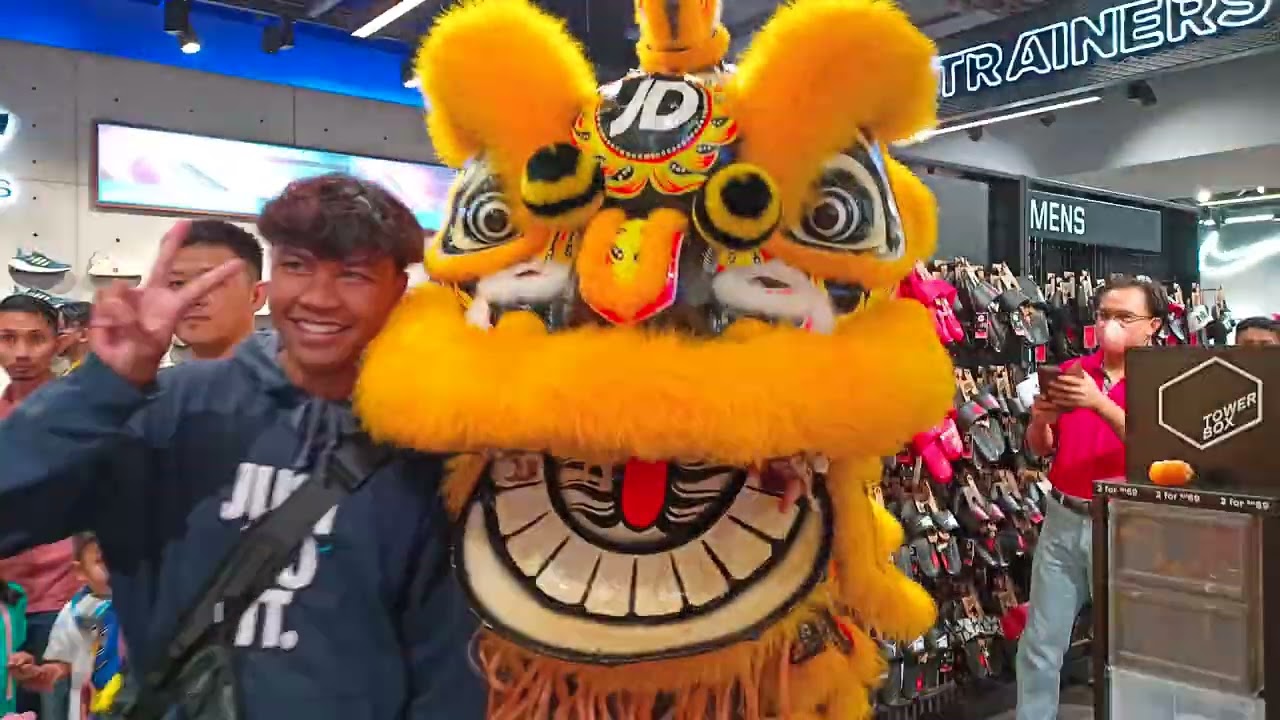 JD Sports Sunway Pyramid - Lion Dance