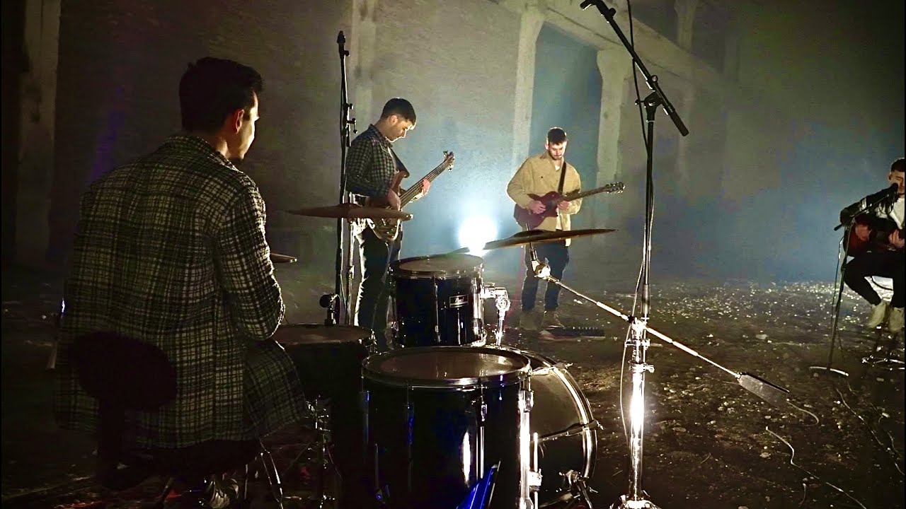 Nu Există Cruce Fără Iesle | MANOVERBOARD