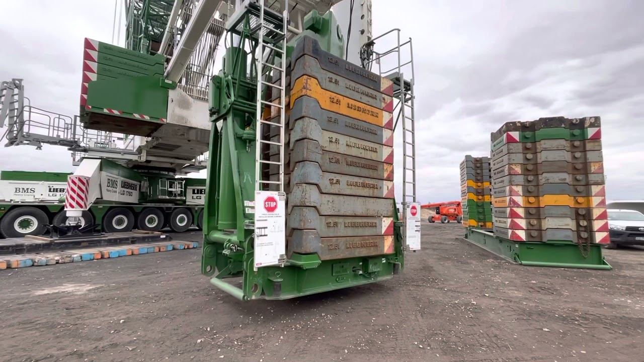 Lifting preparation in Action #BMS-Heavy-Cranes