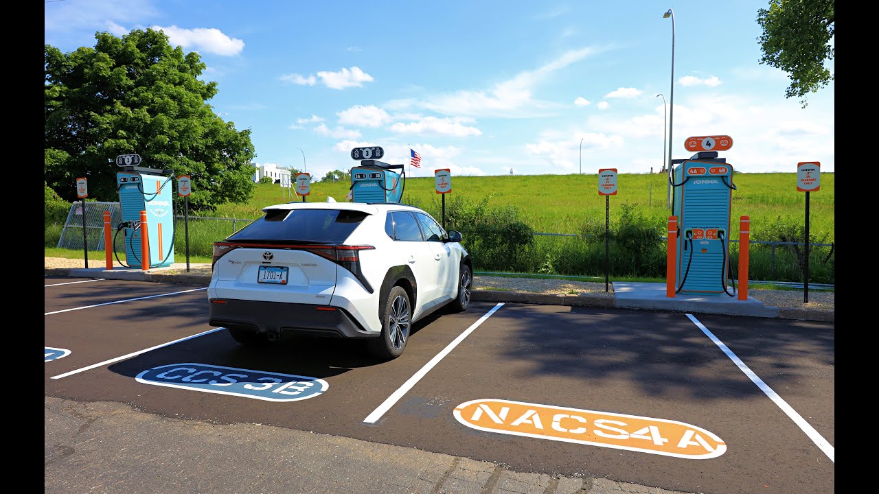 CCS & NACS charging at Ionna