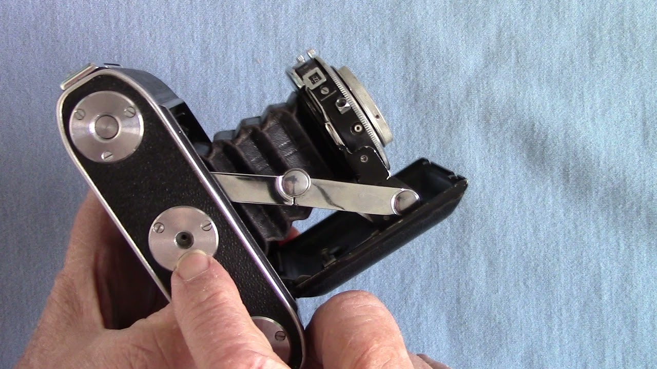 REVIEW : 1950's British 'Ensign Selfix 16/20 Mk I' film camera