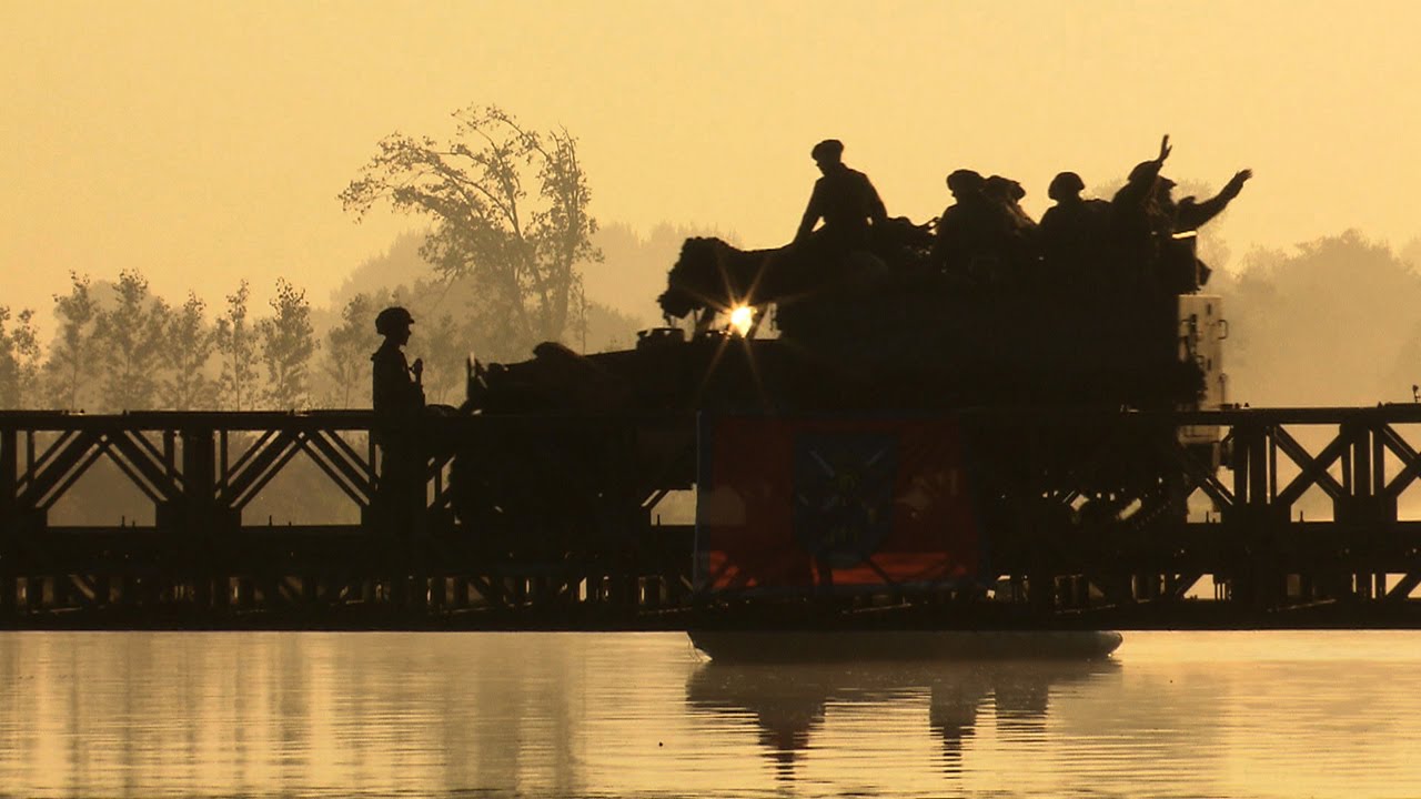 Genie bouwt Baileybrug voor Market Garden-herdenking