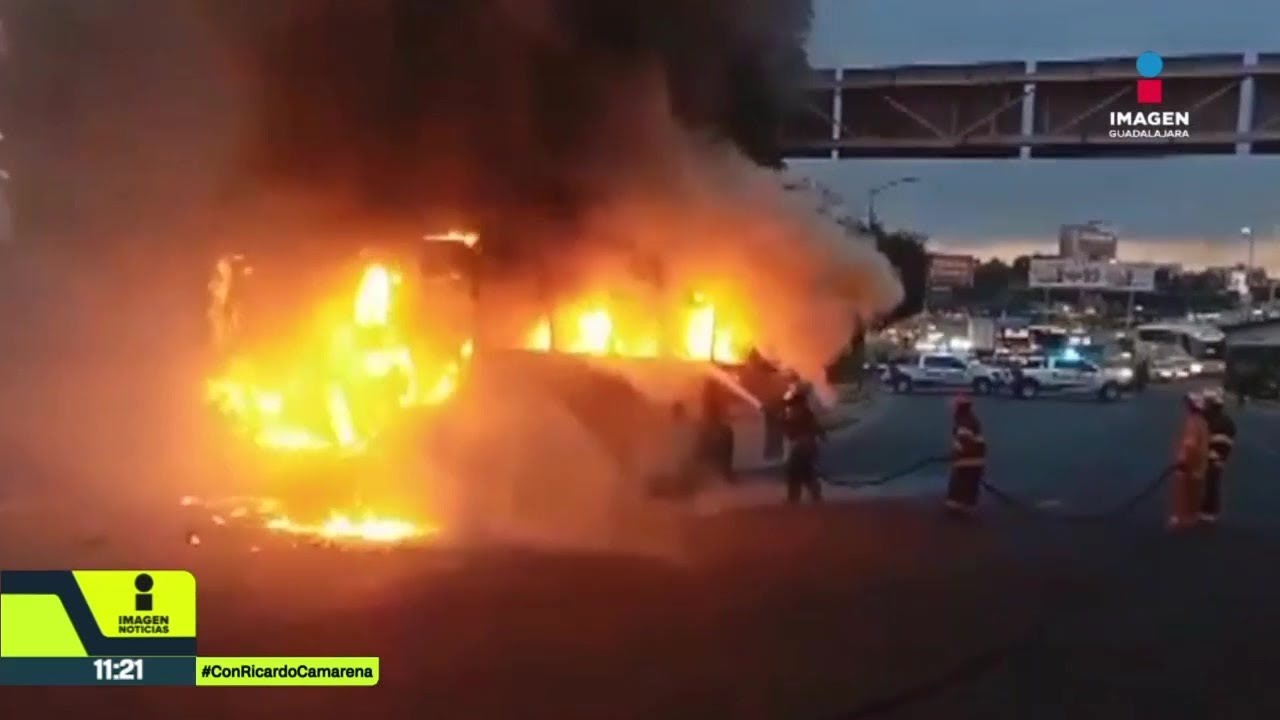 Aparatoso accidente en carretera a Chapala: camión arde en llamas | Noticias GDL