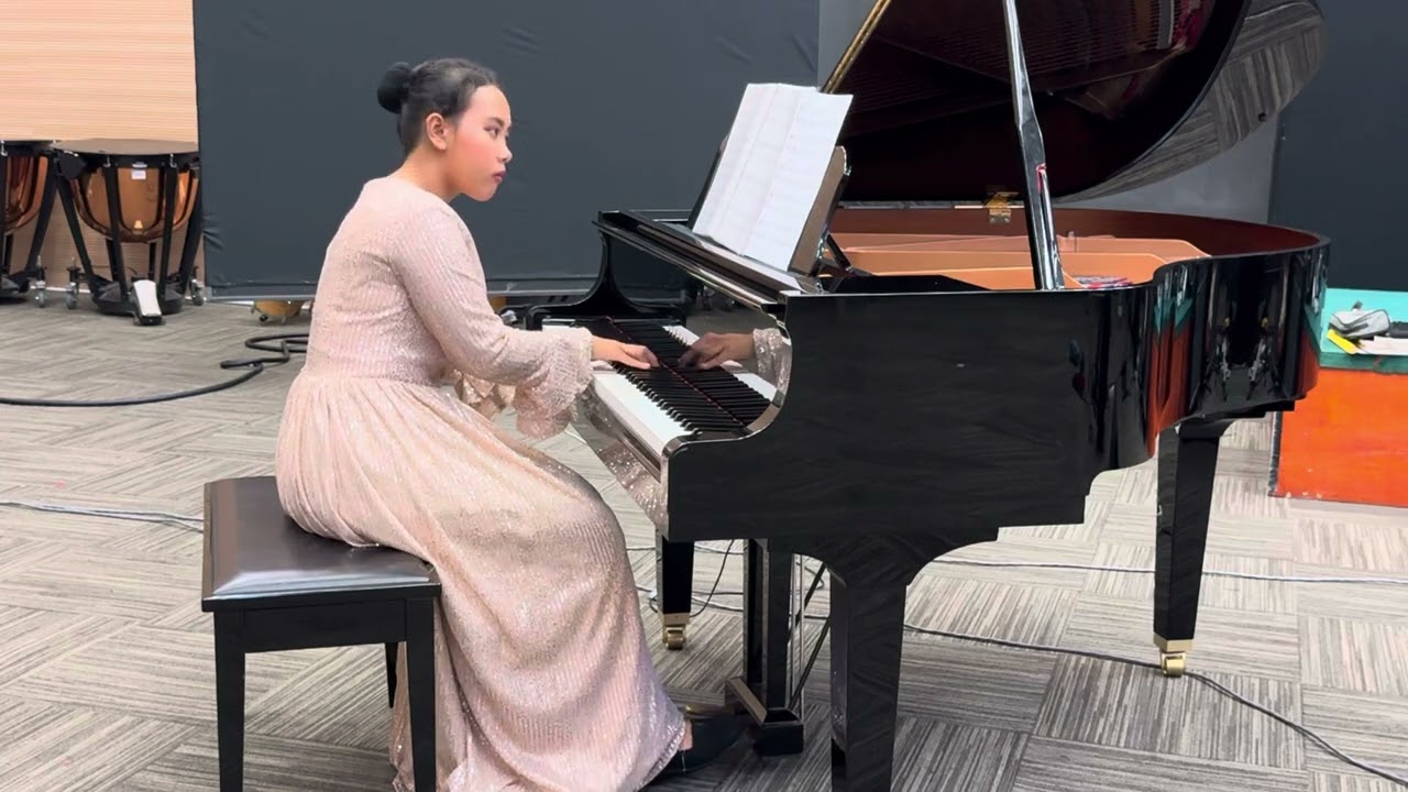 AMBER WILNA - SAUDADES DO BRAZIL Op. 67, No.1 (Sorocaba) by Darius Milhaud