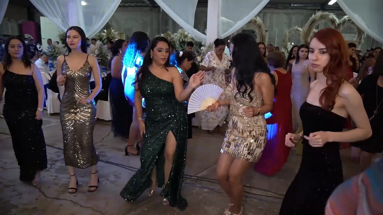 Baile de boda en Guerrero Mexico, Tierra de mujeres hermosas - LUPITA Y REYNALDO