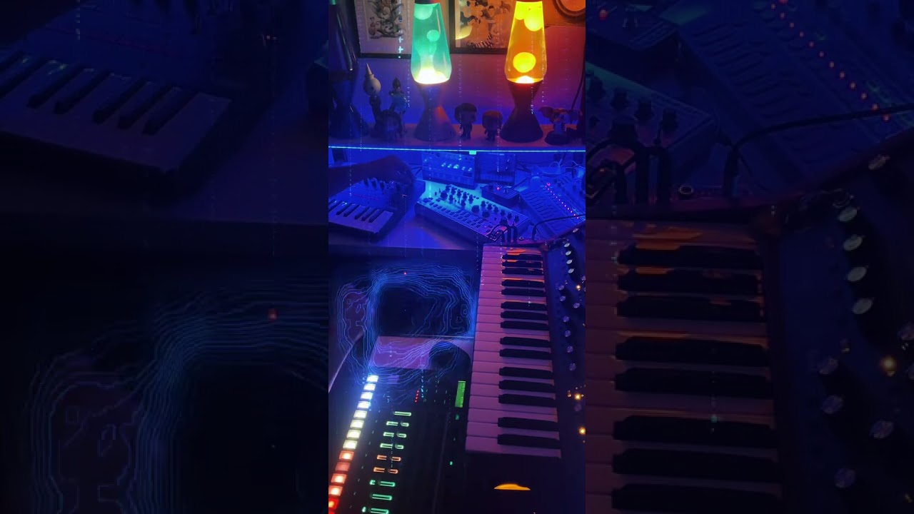Just messing around making what ever. #techno #drummachines 