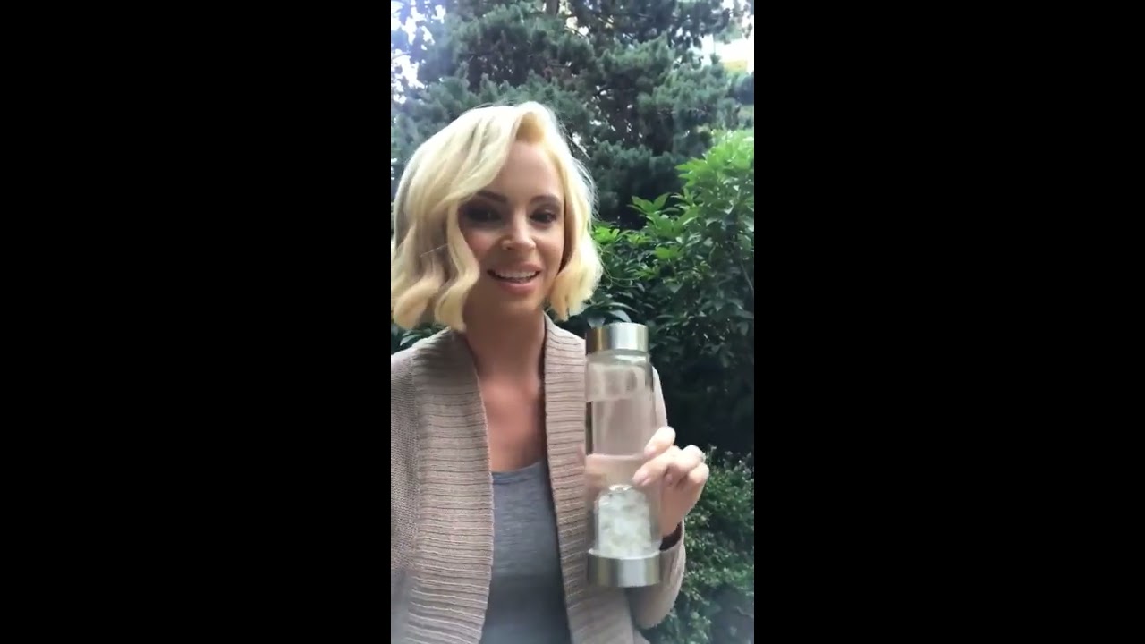 Lindsay Maxwell on VitaJuwel