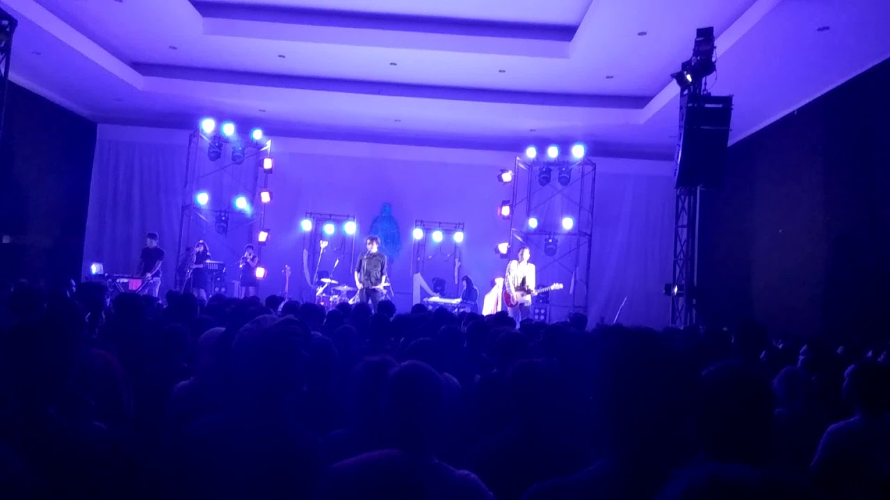 Melancholic Bitch | LARUNG | Konser NKKBS Bagian Pertama | 9917