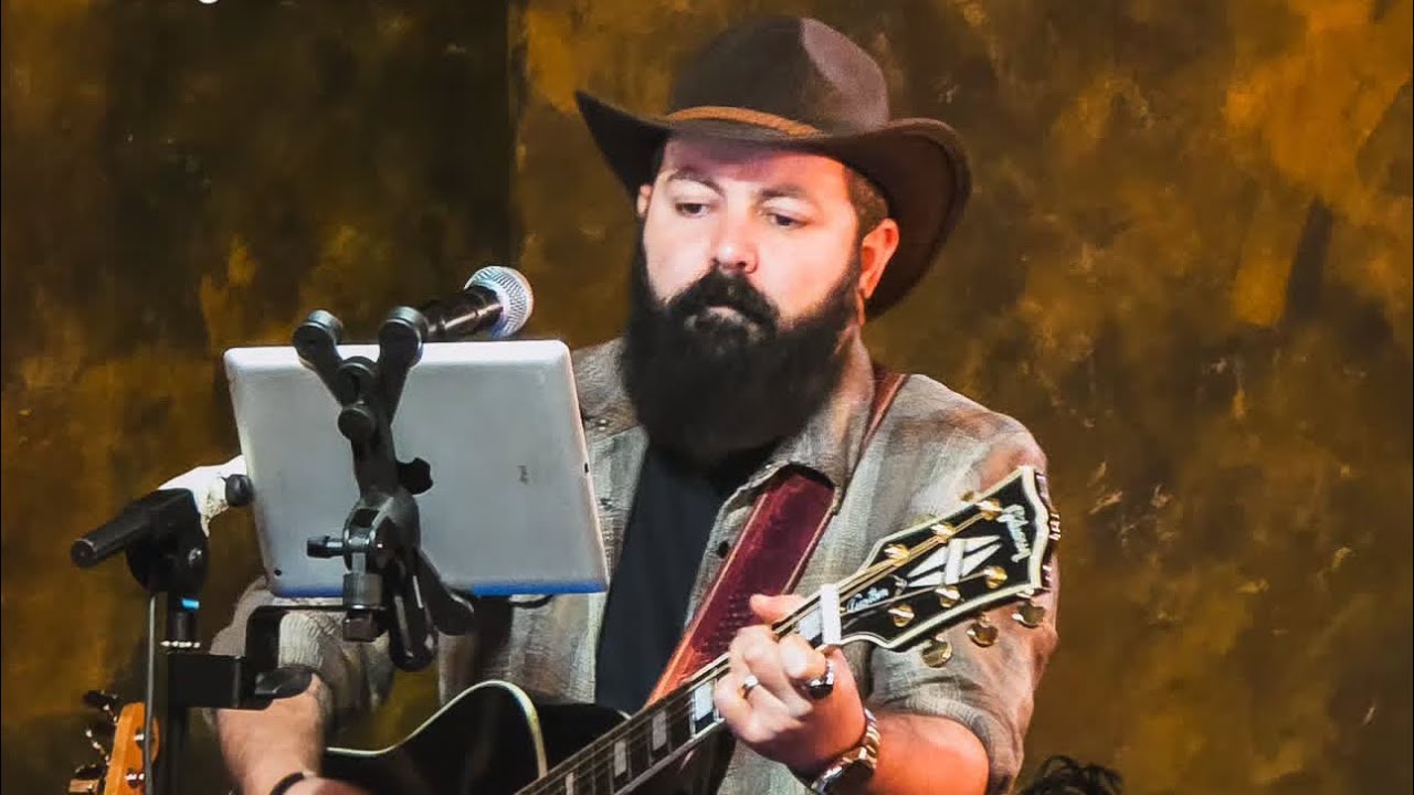 Ring Of Fire - Johnny Cash (Acoustic Cover)