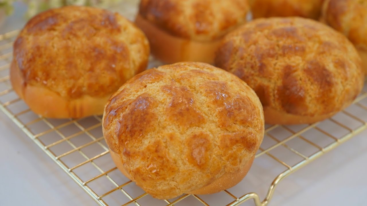 PINEAPPLE BUNS Hongkong style