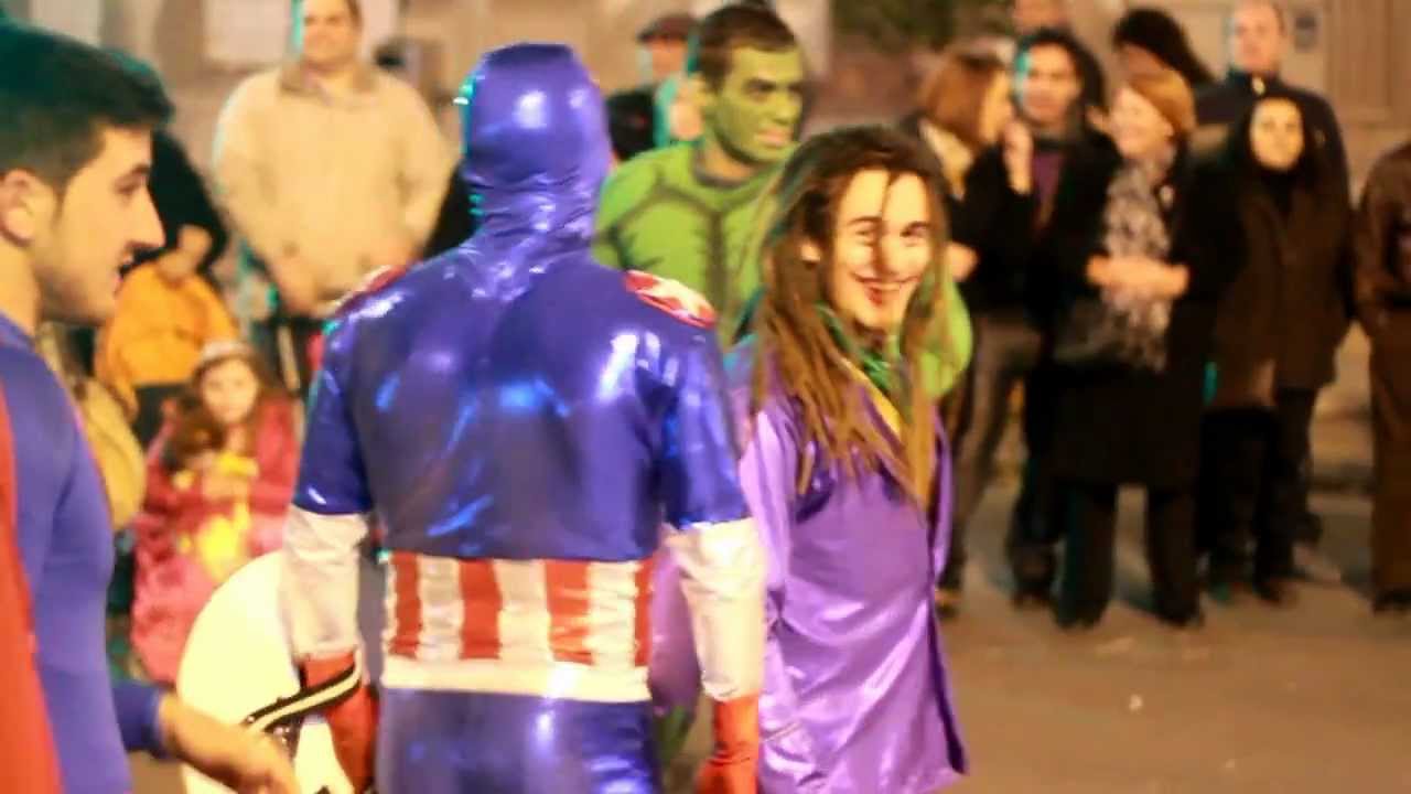 ACROBRACIA EN EL DESFILE DEL CARNAVAL AGORA 2013