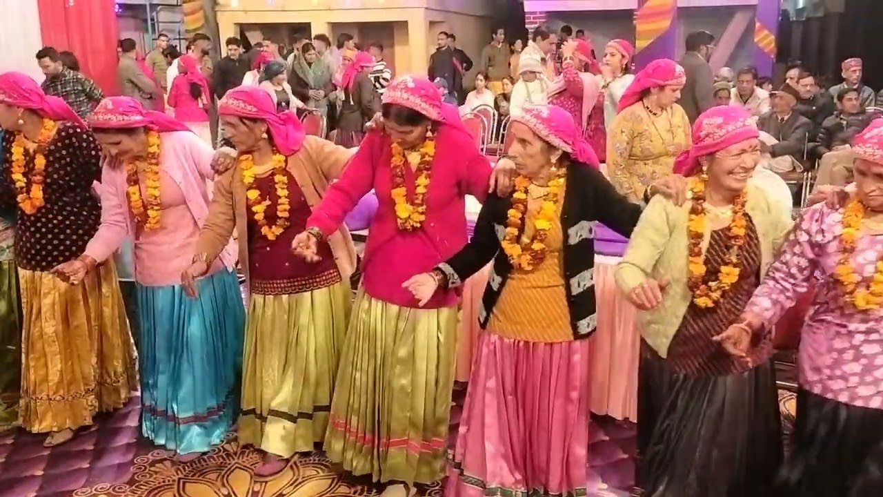ओड़गांव की रयणियों के द्वारा सुंदर प्रस्तुति