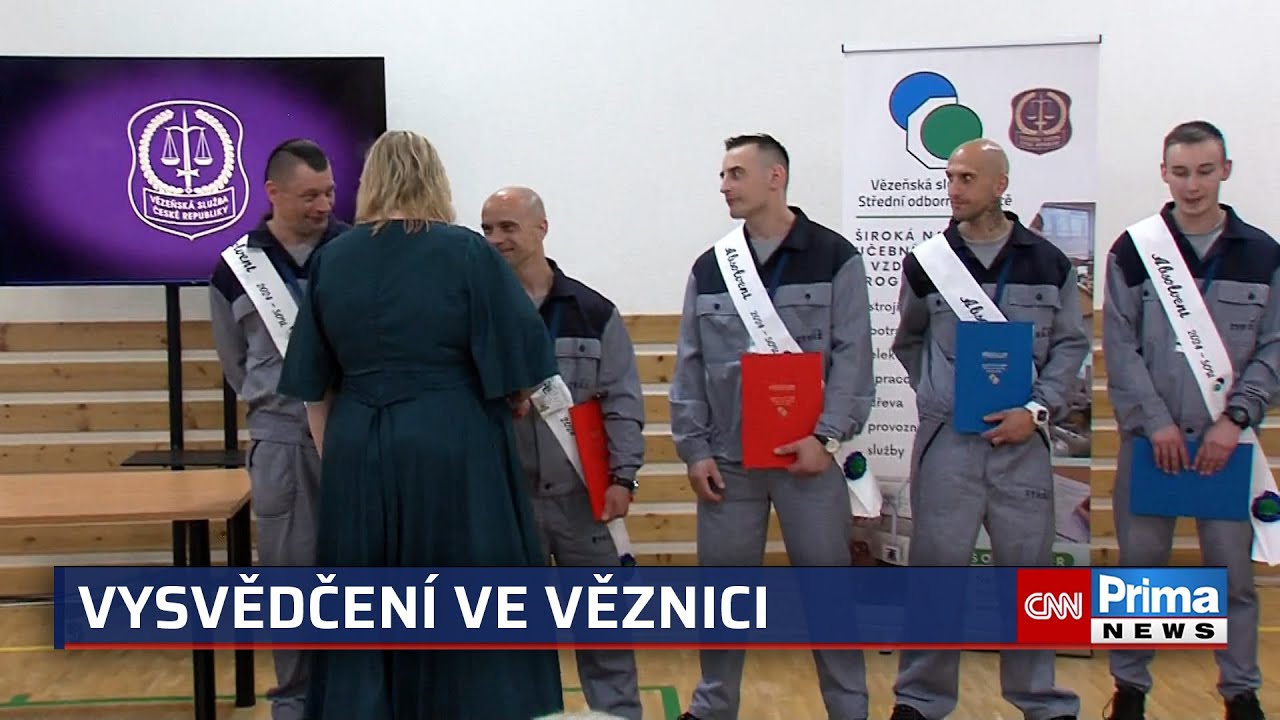 Slzy dojetí ve vězení na Českolipsku: Odsouzenci převzali výuční listy před hrdými příbuznými