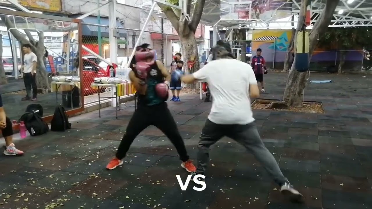 Box, Round 1, Carlos careta negra vs Valedor careta rosa, 11-Agosto-2023. 