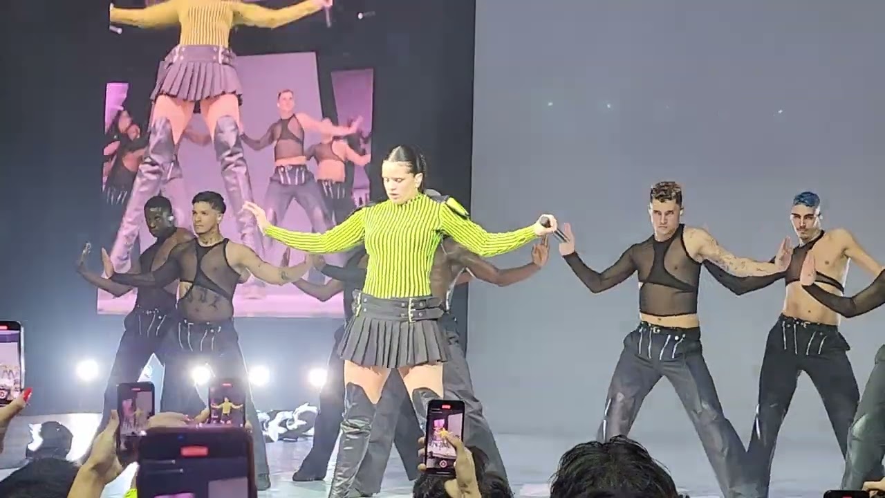 Rosalia - BIZCOCHITO - MotoMami World Tour - Youtube Theatre - Inglewood, CA