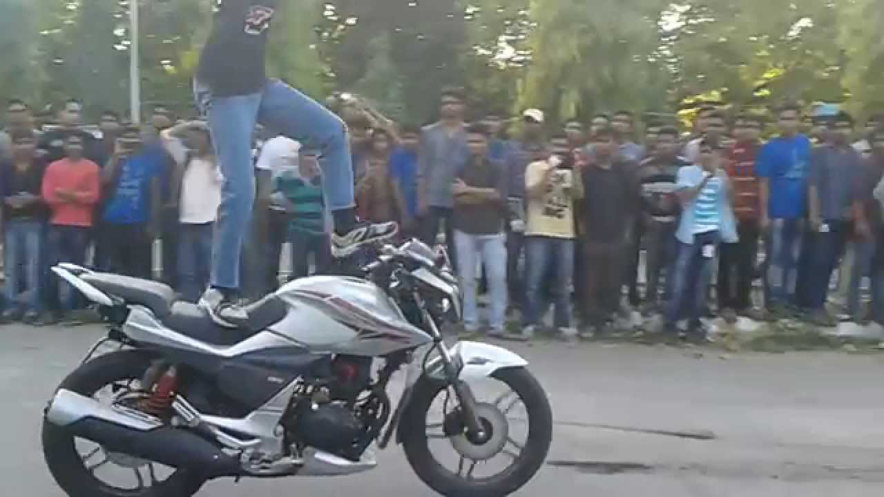 Cool Motor cycle stunts in IET Lucknow