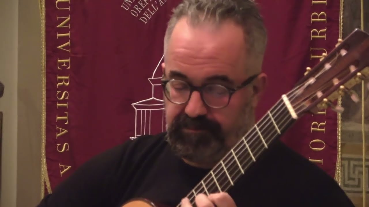Christian Saggese plays Angelo Gilardino on a Lorenzo Lippi guitar