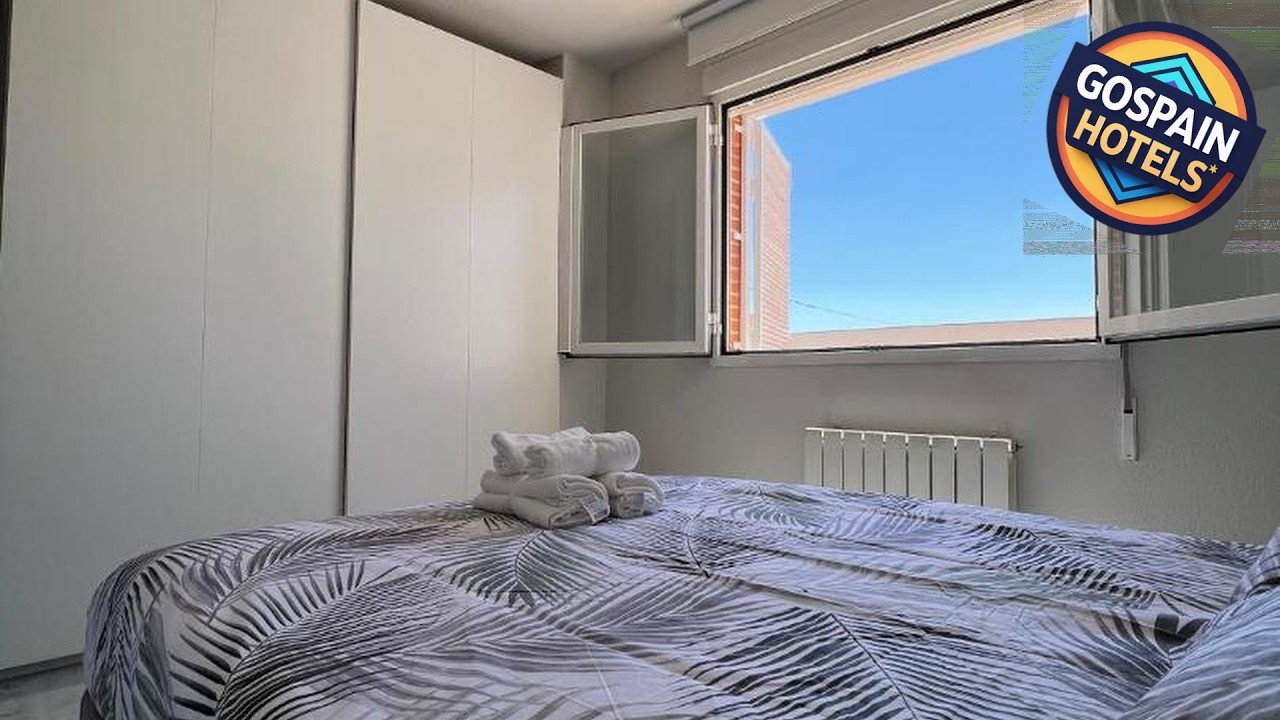 Preciosa vivienda con gran terraza, parking gratis | Peligros, Spain | Hotel Review 🏩