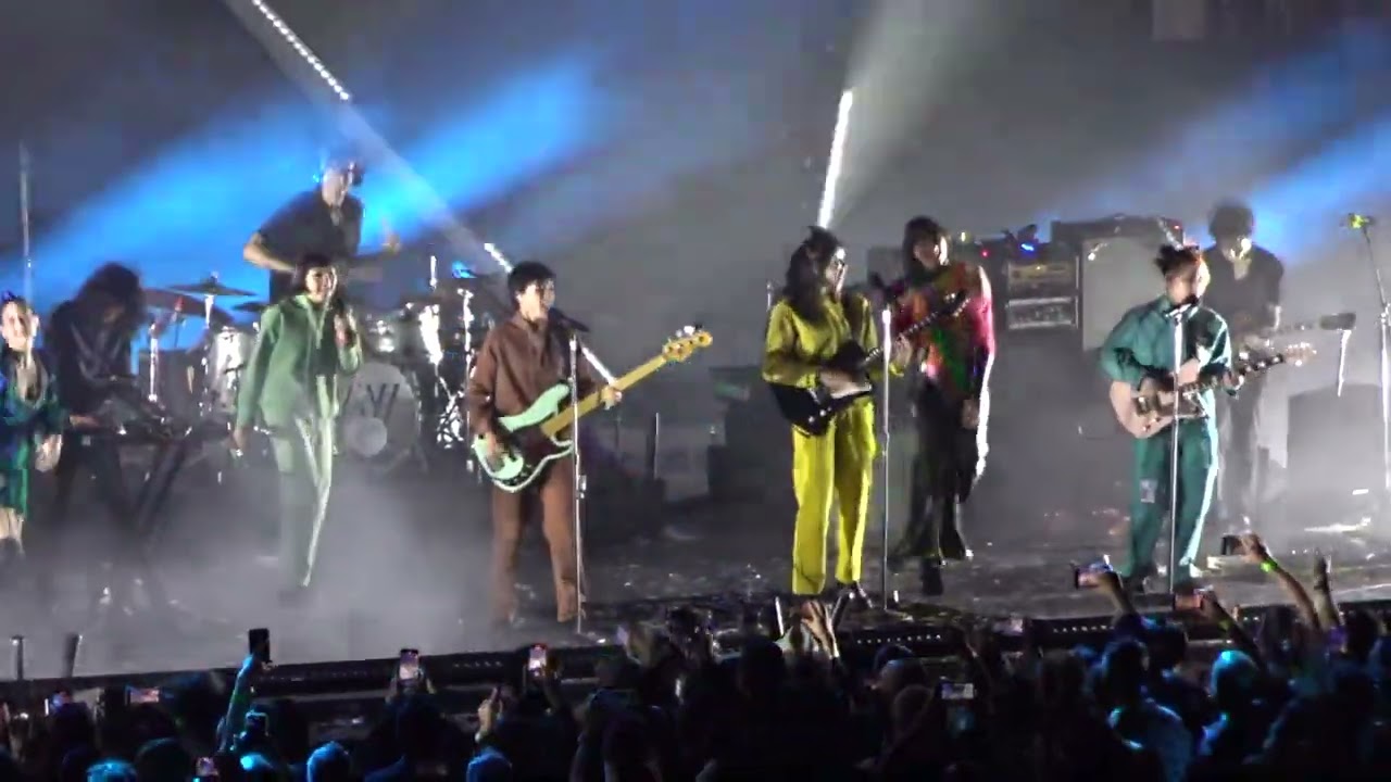 Yeah Yeah Yeahs w/Japanese Breakfast & The Linda Lindas | Kids In America | Hollywood Bowl, Oct 2002