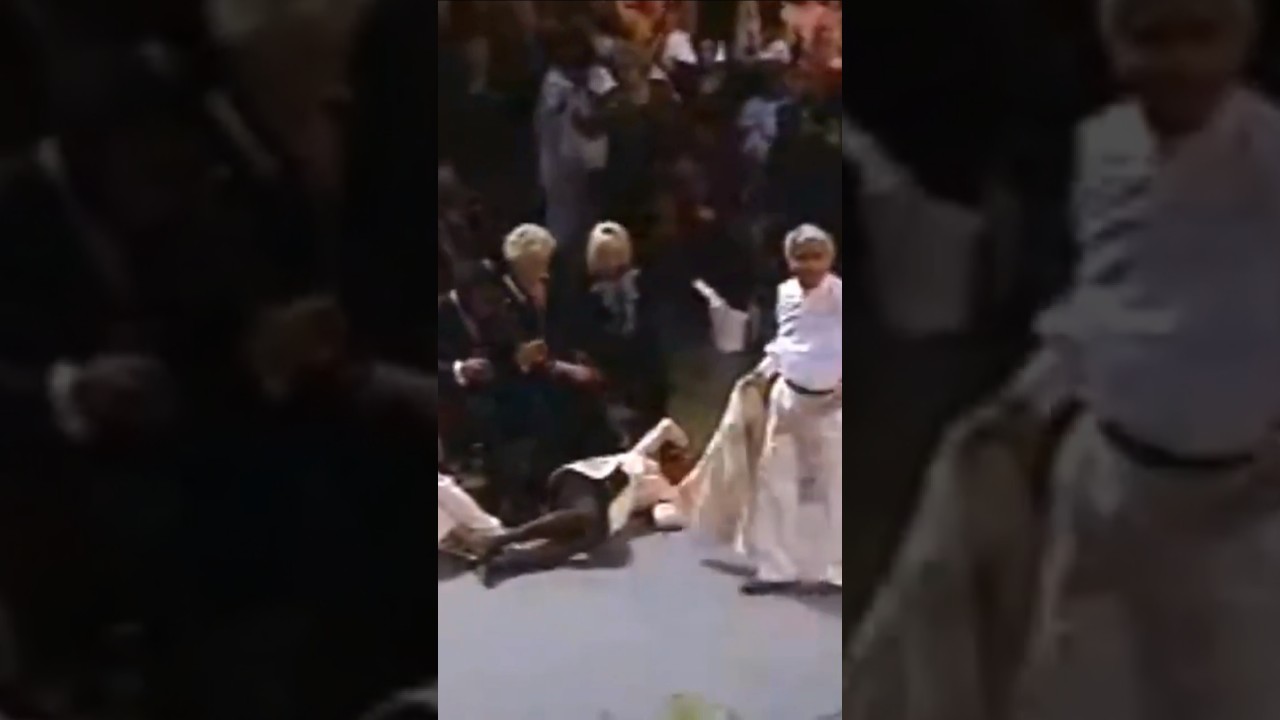 Benny Hinn et les miracles de sa veste.#BennyHinn #Miracles #Foi #Gu&eacute;rison #&Eacute;vangile#MiracleChr&eacute;tien