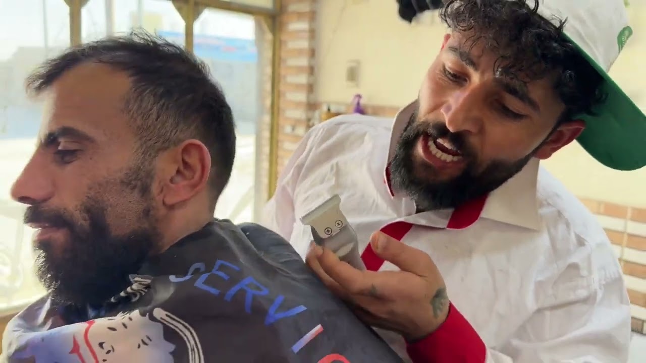 لما الحلاق يكون واثق من حالو زيادة😂✂️