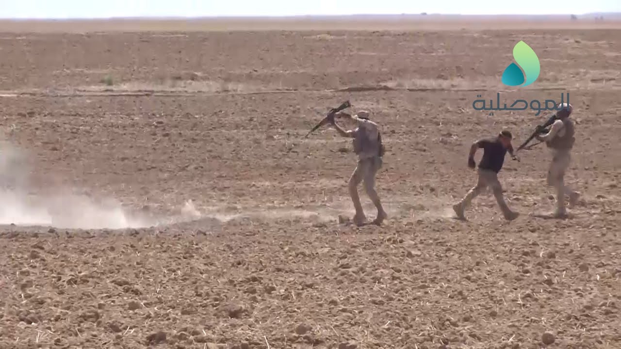 قائد الفرقة 16 يشرف على عمليات ملاحقة عناصر ارهابية بقرية عين الجحش جنوبي الموصل