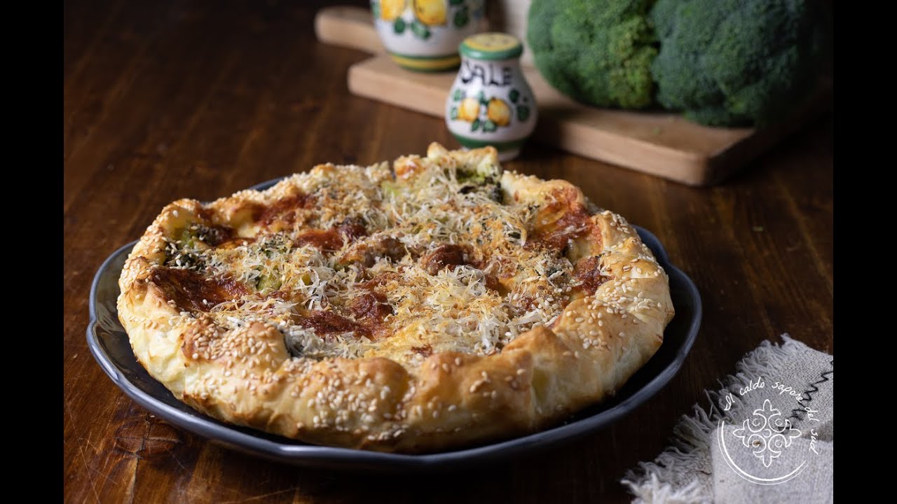 Torta salata con broccoli e salsiccia