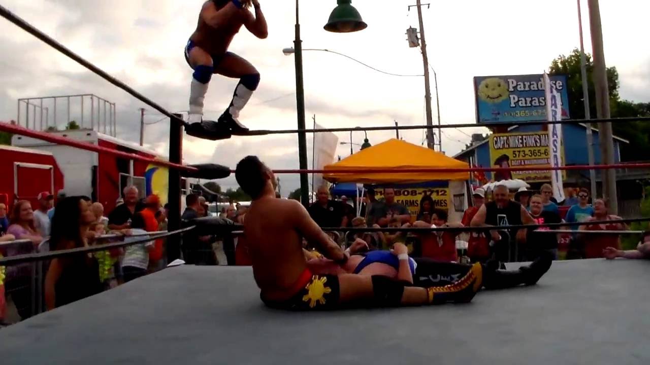 Elvis Aliaga & Brandon Aarons w/Lucy Mendez vs. Rocket Mapache & The Iceman