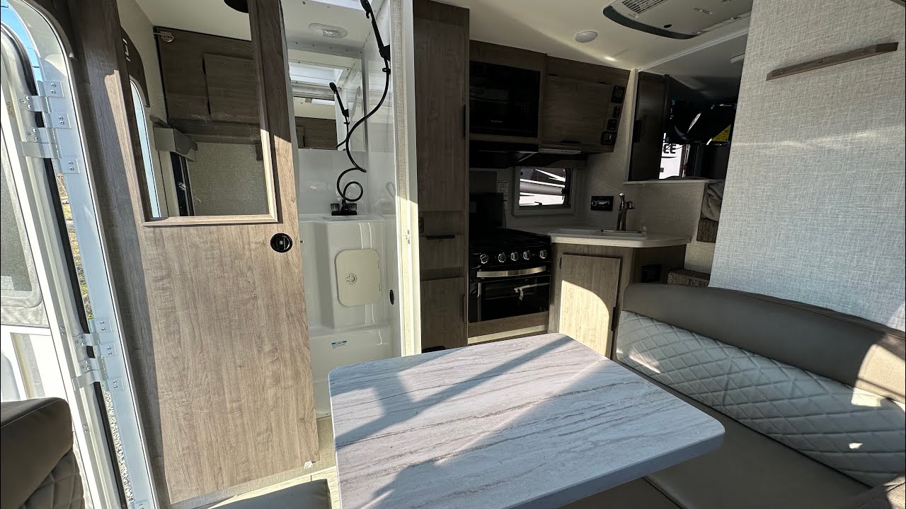 The MOST POPULAR Lance Truck Camper‼️ 4 Season Camper That Fits Almost ANY Truck‼️ 2026 Lance 850